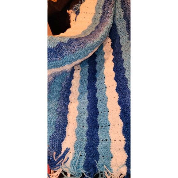 Handmade Crochet Blue White Striped Baby Blanket With Fringe NEW - Picture 7 of 8